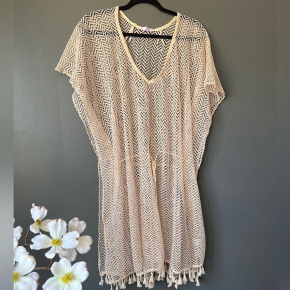 ARDENE: Swimsuit cover up - Picture 1 of 5